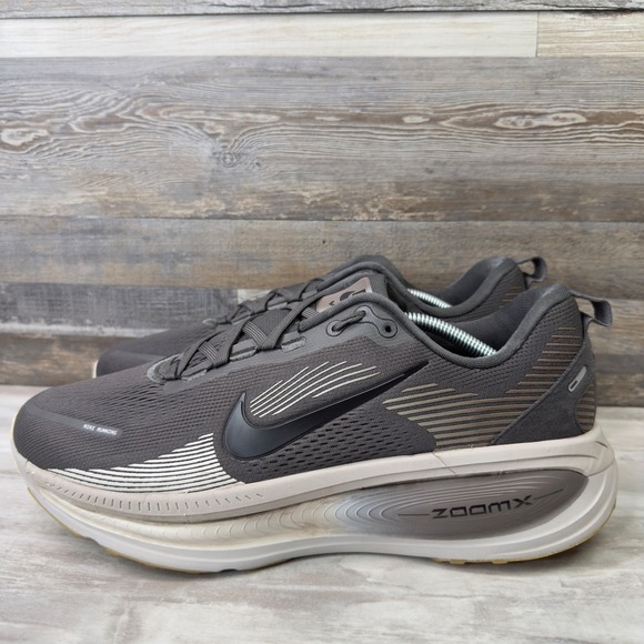 Nike Vomero 18 Mens Size 13 Athletic Running Shoes Gray HM6803-215 ZoomX main image 4